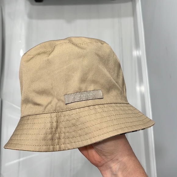 Burberry Bucket Hat - Picture 4 of 8